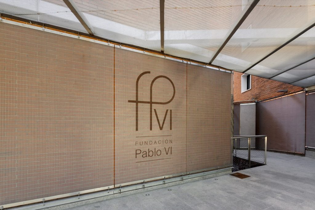 Revestimiento pared Fundación Pablo VI (Madrid) finsa arquitectura